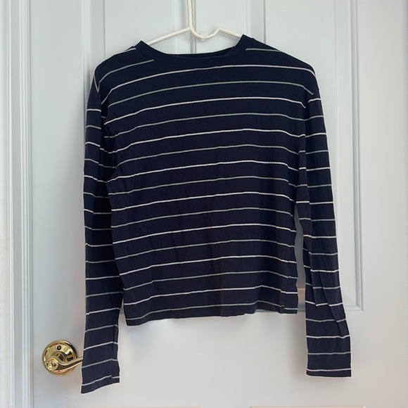 Women’s Lightweight Striped Long Sleeve Tee 💙 - Picture 1 of 2